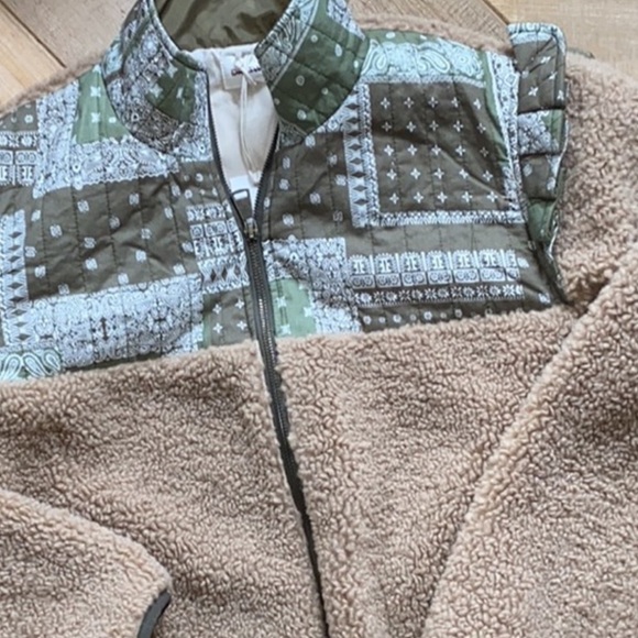 Driftwood × Free People Sherpa Fleece Jacket in Olive Bandana - Picture 3 of 7